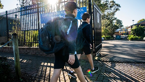 Children under 12 can’t yet be vaccinated, so educators and health experts say teachers should be prioritised for jabs.