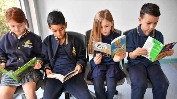 NAPLAN results show year 3 and 5 reading scores have improved by five months in the past 10 years 