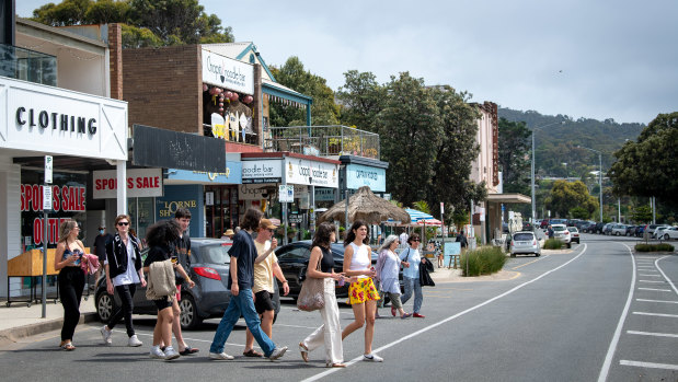 Crowds have arrived in Lorne, but many businesses are unable to trade all week due to staff shortages. 