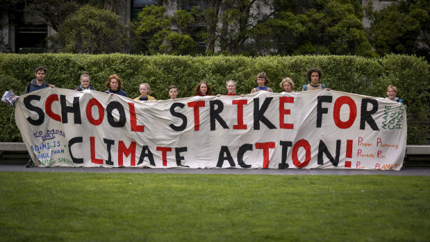 Students from Castlemaine in central Victoria journeyed down to Melbourne this week to press the issue for urgent climate action from our political leaders.