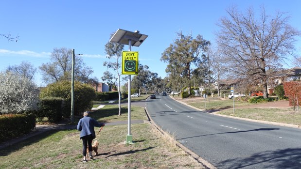 Some people in the Deakin street think the new signs are an eyesore and don't discourage motorists from speeding.