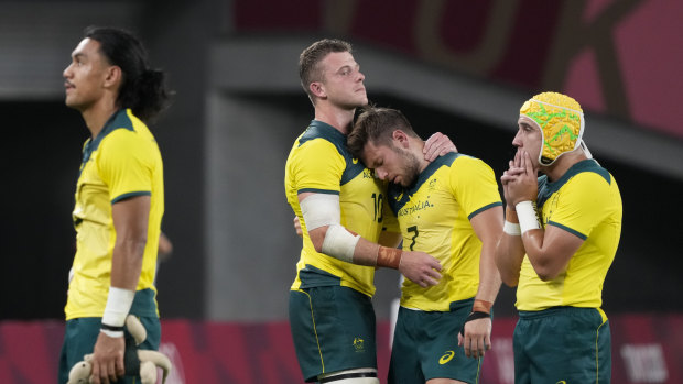 All members of Australia’s men’s rugby sevens team have been reprimanded for their behaviour on a flight home from Japan. 
