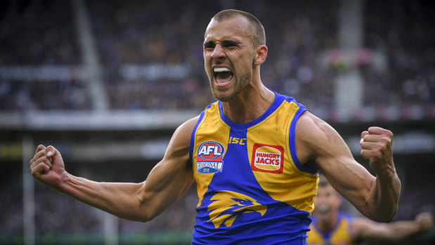 Dom Sheed kicks the winner for West Coast in last year's grand final.