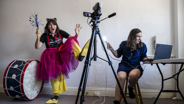 Victoria Nicolls and Jessica Blaxland Ashby of the Marian Street Theatre for Young People deliver a lesson over the web.