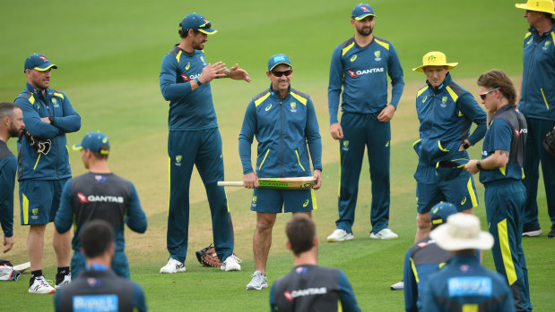 Langer addresses the team in Southampton in 2020. 