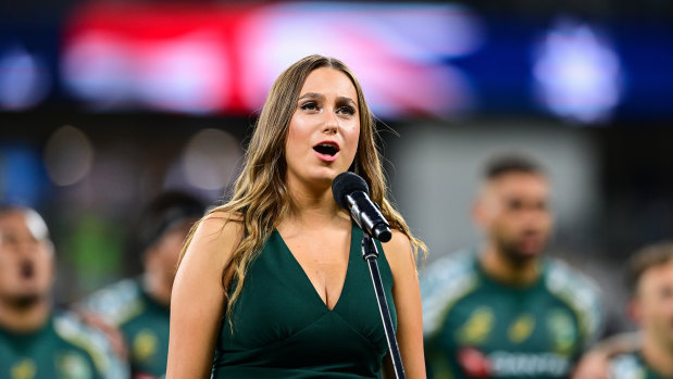 Olivia Fox sings the national anthem ahead of Wallabies and Argentina.