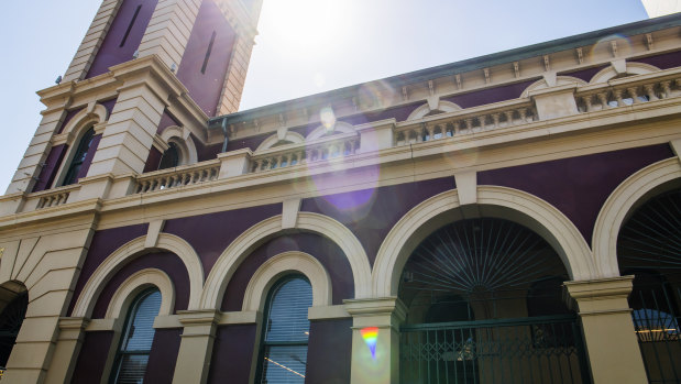 The post office building in Redfern has been purchased by the City of Sydney council for use as an Indigenous cultural hub.