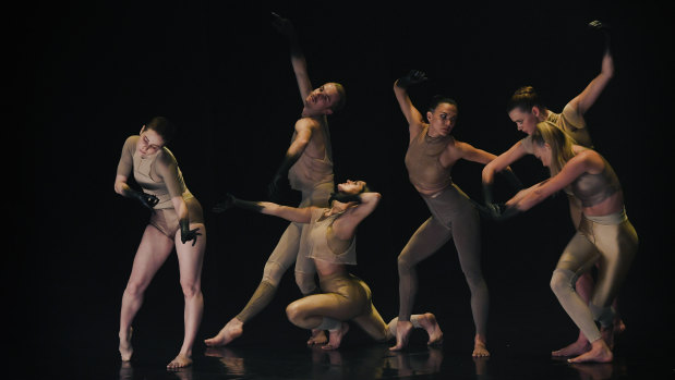 Ballet meets techno in Melanie Lane's WOOF.