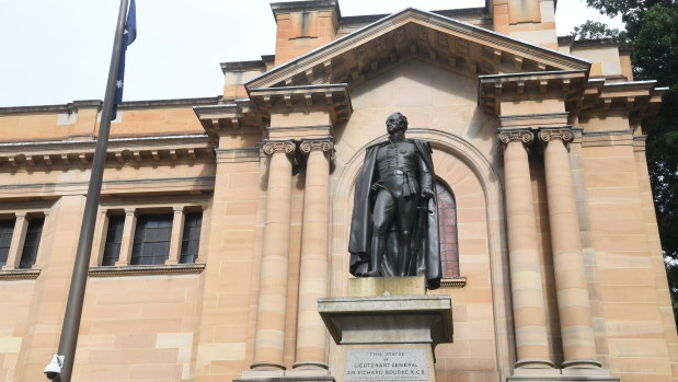 The proposal would put a small bar on top of Australia's oldest library. 