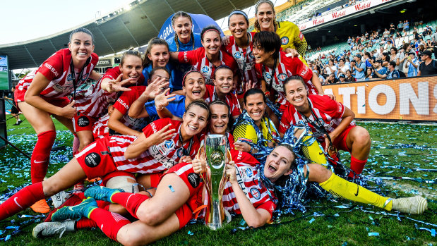 Melbourne City celebrate after winning the 2018 W-League title.