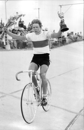 Shane Sutton wins the Sydney Cup on Wheels at the Camperdown Velodrome in 1978.