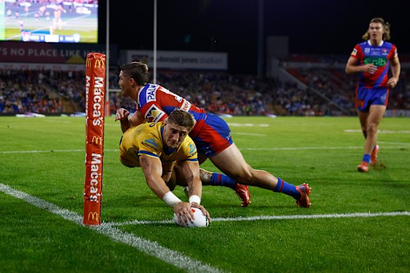Zac Lomax goes over for Parramatta.