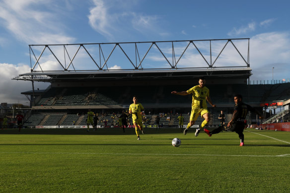 Kwame Yeboah, right, scored the first of the Wanderers’ two second-half goals at WIN Stadium.