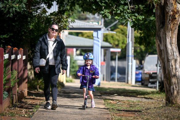 Molly-Jean Alchin and daughter Macie enjoy the community feel in Gembrook. 