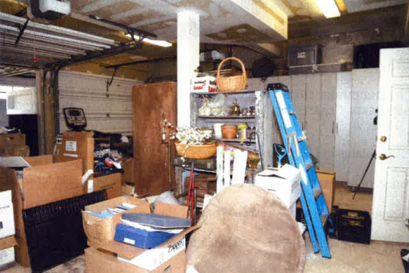 An image in the report showing Biden’s cluttered garage.