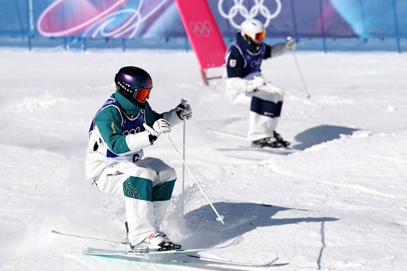 Matt Graham of Australia and Takuya Shimakawa of Japan compete in the Men’s Dual Moguls Small Final. Ouch ouch ouch