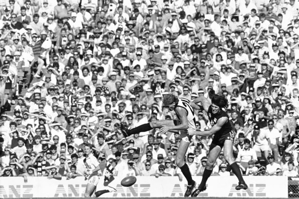 Collingwood plays Carlton at Victoria Park in 1988. 