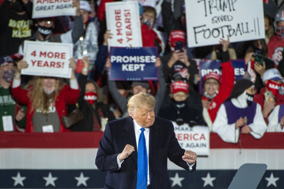 Trump has finished his Milwaukee address and is now deploying his signature fist-pump dance move. 