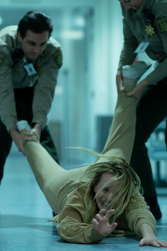 Elisabeth Moss, in trouble again, in The Invisible Man.