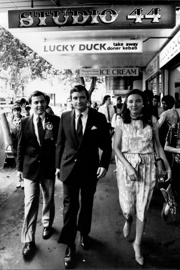  Yabsley, left, in 1984, with the then-NSW Liberal leader Nick Greiner and his wife Kathryn.