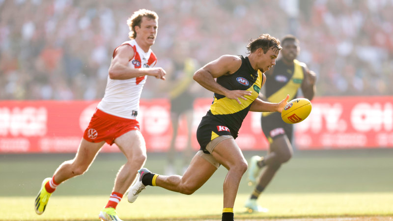 AFL 2024 round three LIVE updates: Tigers fight back to take the lead into final term against Swans; Saints midfielder cops one-match ban