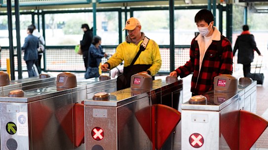 Rail workers’ plan to switch off Opal readers at Sydney train stations has been delayed.