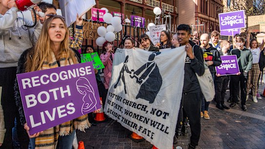 Supporters and opponents of the bill to decriminalise abortion rallied outside NSW Parliament during the week.