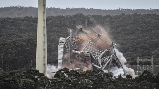 Explosives bring down Anglesea Alcoa plant at last