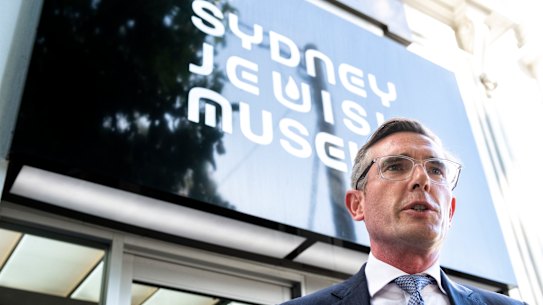 NSW Premier Dominic Perrottet  outside the Sydney Jewish Museum.