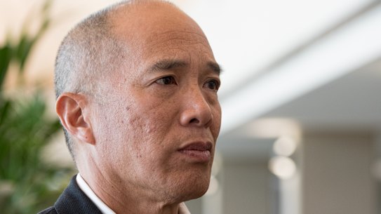 Brain surgeon Dr Charlie Teo has defended himself after accusations of charging excessive fees for risky surgeries. 