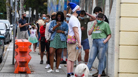 The COVID-19 testing queue at Collingwood cohealth on Christmas Day. 