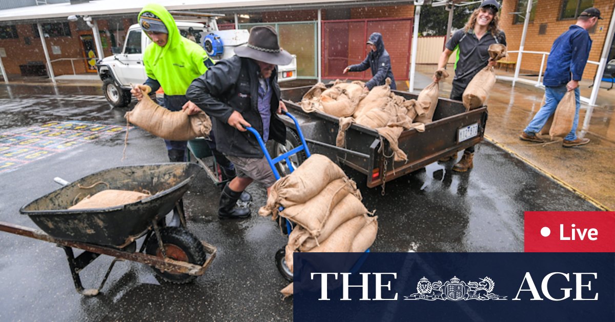 Victorian floods: Towns evacuated, Melbourne suburbs on alert as waters rise - Vimarsana News