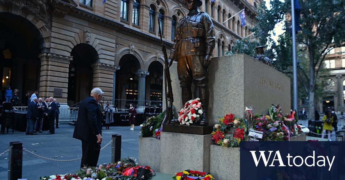 Anzac Day 2024: Sydney dawn services draw thousands - Vimarsana News