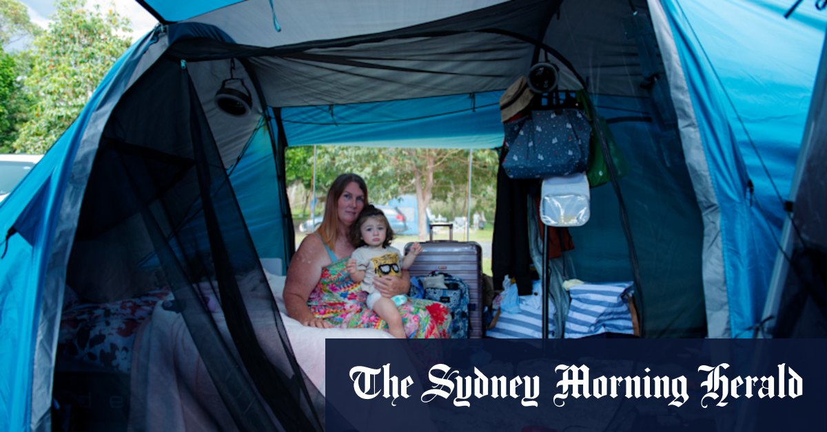 Australia COVID: Homelessness and hardship cases among more than 11,000 stuck outside Queensland - Vimarsana News