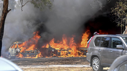 ‘So much mayhem’: Punters flee Grampians racecourse after cars go up in flames