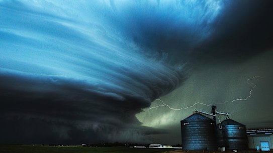 Storm chasing in the USA in 2006.