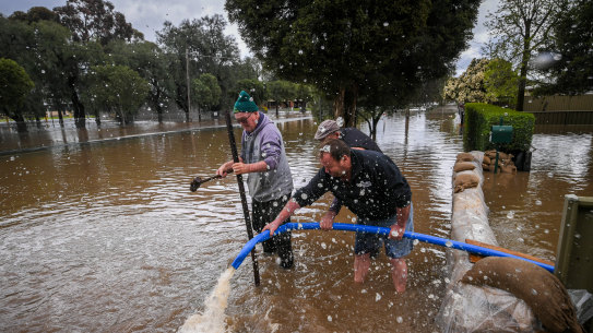 The La Nina wet weather climate system is weakening, with a 50-50 chance of a neutral or drying El Nino system expected to develop. 