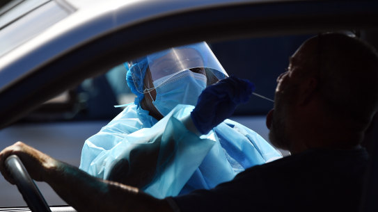 The coronavirus pandemic has prompted the largest public expenditure since World War 2. Former premiers and policy experts say a royal commission should be held into the federal and state response to the pandemic.