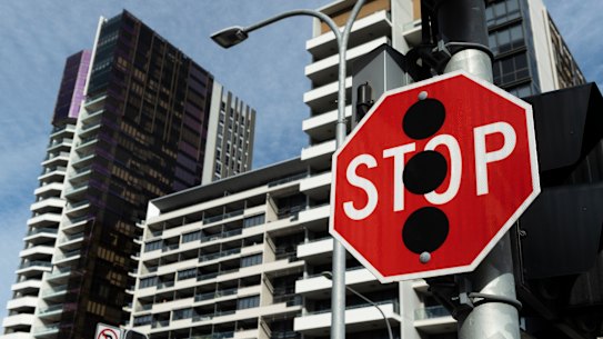 Prédios de apartamentos altos são comuns em Zetland.
