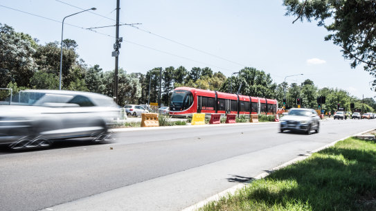 The ACT's business, property and architecture groups have banded together in opposition to revised plans to reshape Nortbourne Avenue and Federal Highway