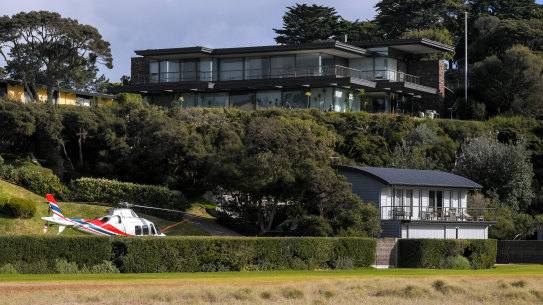 Billionaire Lindsay Fox has applied to extend the boundary of his beach compound again.