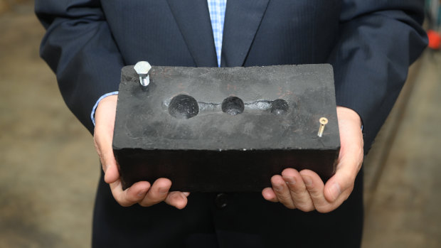 Concrete replacement: The Melbourne invention turning toxic soil into bricks