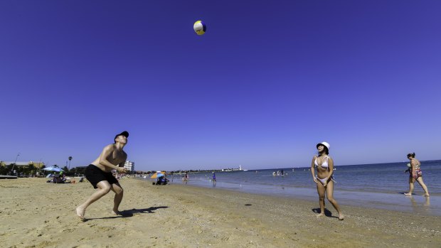 Melbourne to enjoy mild autumn weather after the Easter Monday deluge