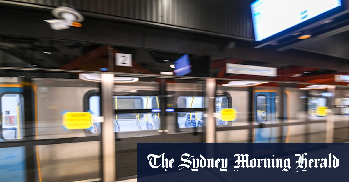 Train drivers stranded in Metro Tunnel for five hours during testing glitch