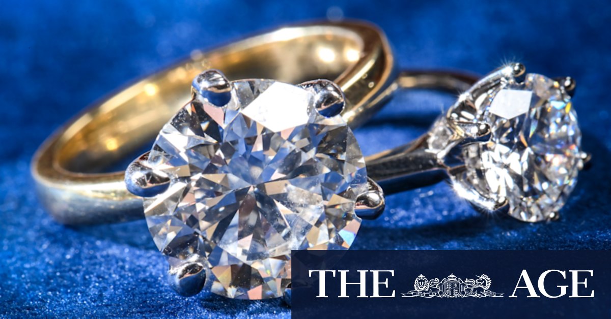 Taylor Swift Engagement Ring: Natural vs Lab-Grown Diamonds & Industry Impact