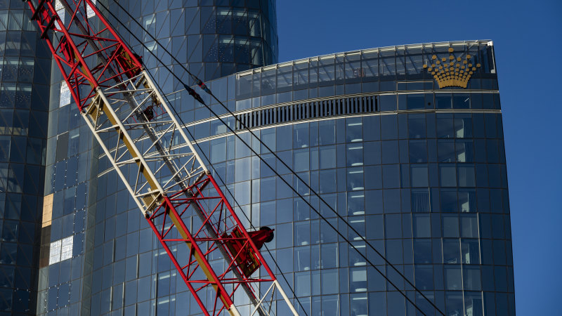 Crane numbers peak as construction wanes