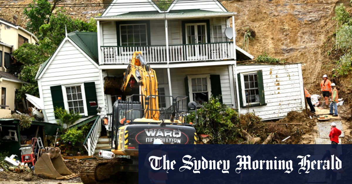 ‘Some incorrect decisions’: Auckland mayor under fire over deadly floods