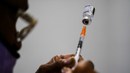Tweaked vaccines boost Omicron protection, Pfizer says