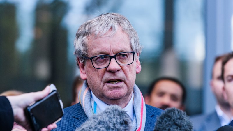 War Memorial director blames ‘communication breakdown’ for book-prize saga