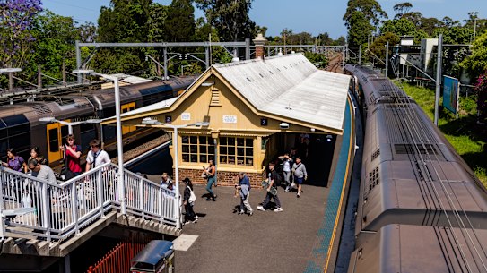 Gordon train station